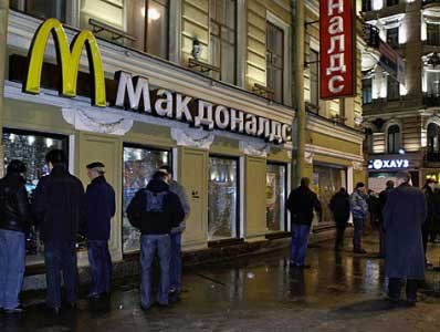 Севастопольские футбольные фанаты устроили погром в Запорожье