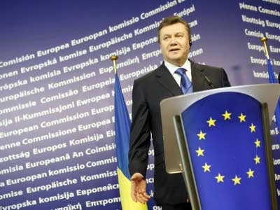 Януковича пригласи всё же в Брюссель