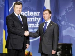 Янукович и Медведев договорились не обсуждать Тимошенко