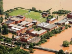 Наводнение затопило склад автомобилей HONDA