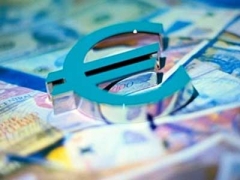 Евро терпит крах