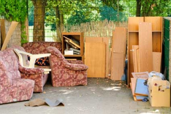 Что делать со старой мебелью, если дома нет свободного места